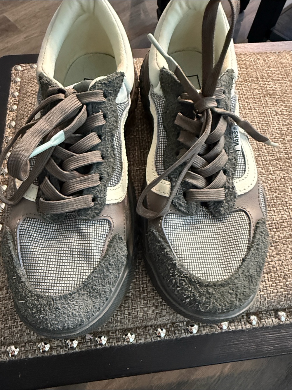 Van Ultra Range unisex Women’s 8.5 or Men’s 7 like new